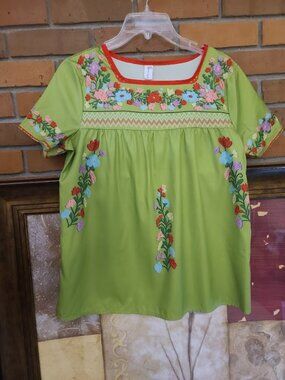 Chicyea Floral Embroidered Green Blouse Small